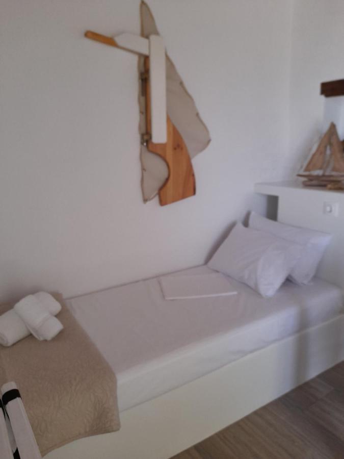 Milos By The Sea - Eco House Plaka  Exterior photo